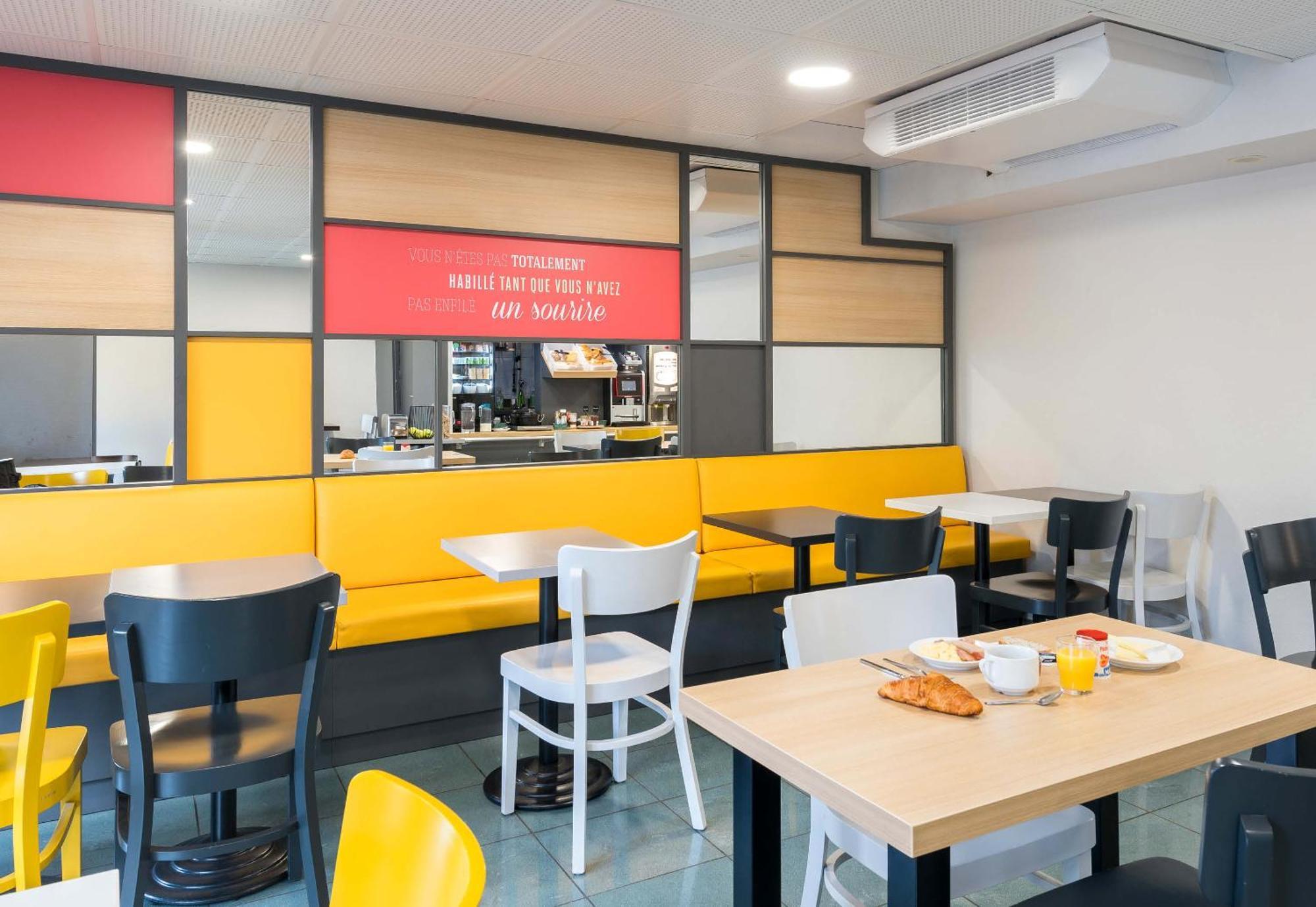 B&B Hotel Laval Change Экстерьер фото
