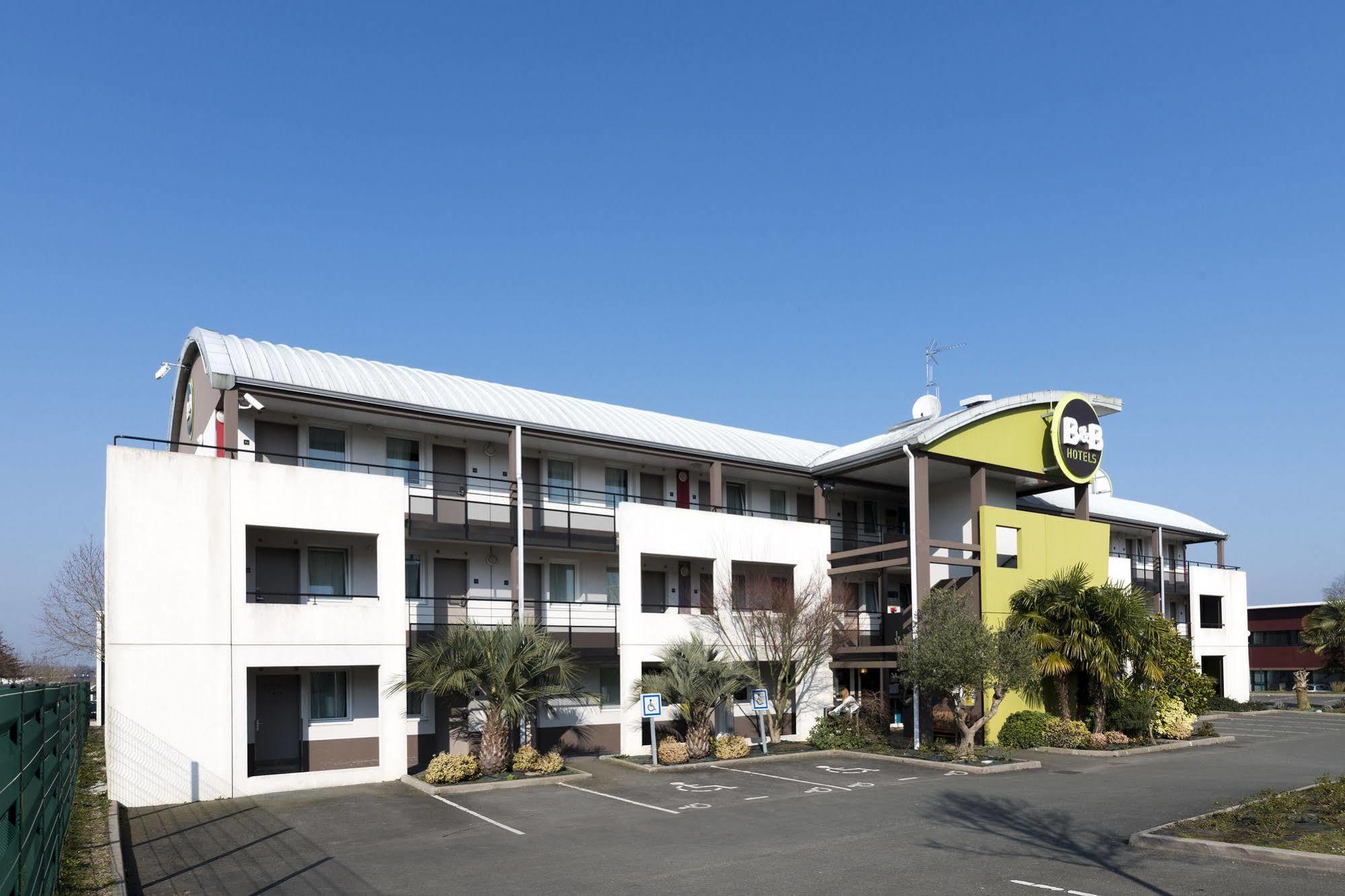 B&B Hotel Laval Change Экстерьер фото