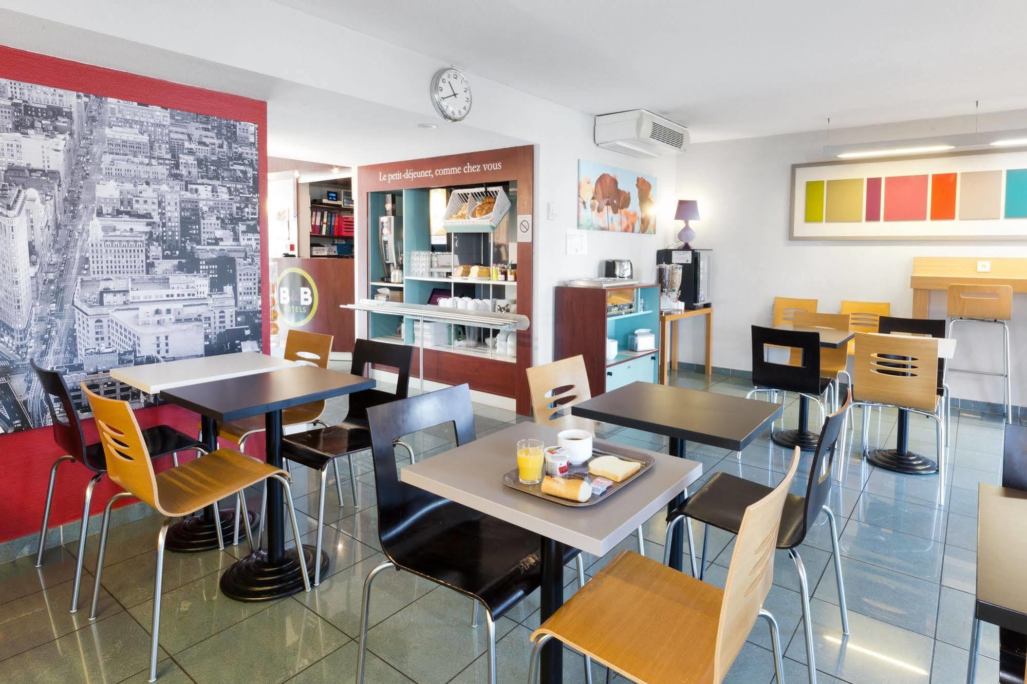 B&B Hotel Laval Change Экстерьер фото